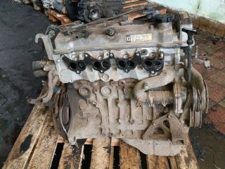 bontott TOYOTA CARINA Hengerfej