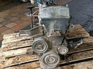 bontott TOYOTA CARINA Motor (Fűzött blokk hengerfejjel)