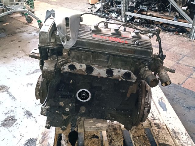 bontott TOYOTA CARINA Motor (Fűzött blokk hengerfejjel)