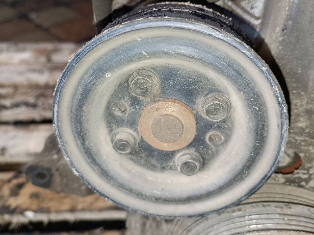 bontott TOYOTA CARINA Vízpumpa Szíjtárcsa