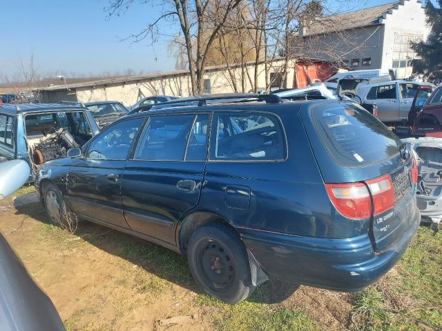 bontott TOYOTA CARINA Hengerfej