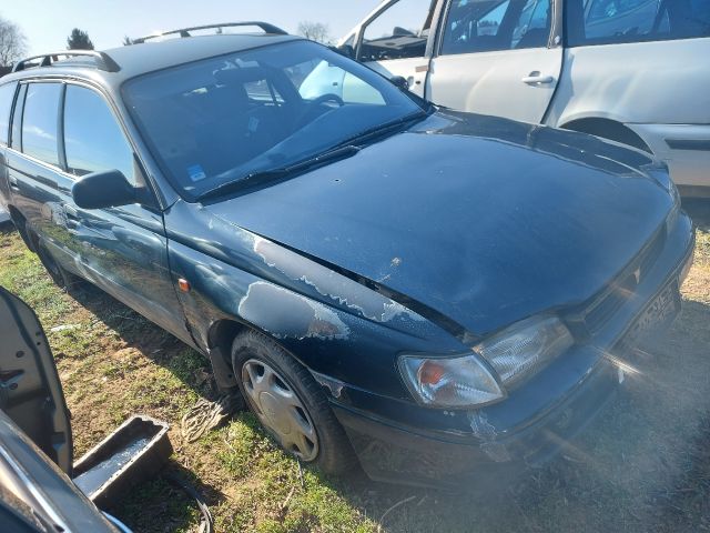 bontott TOYOTA CARINA Hengerfej