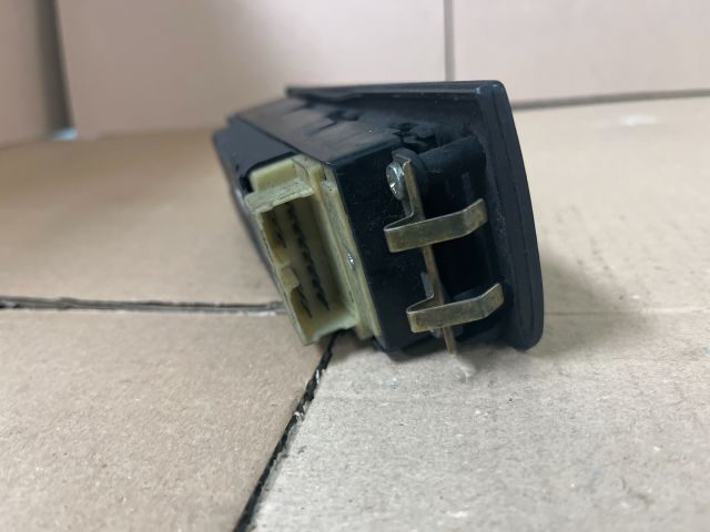 bontott TOYOTA CARINA Ablakemelő Kapcsoló Négyes / Kettes