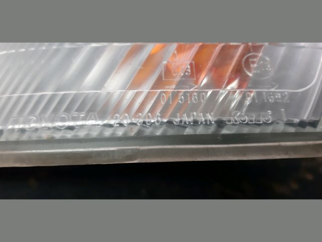 bontott TOYOTA CARINA Bal első Irányjelző