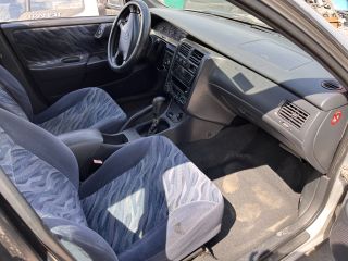 bontott TOYOTA CARINA Bal első Zsanér