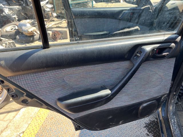 bontott TOYOTA CARINA Bal hátsó Ajtózár