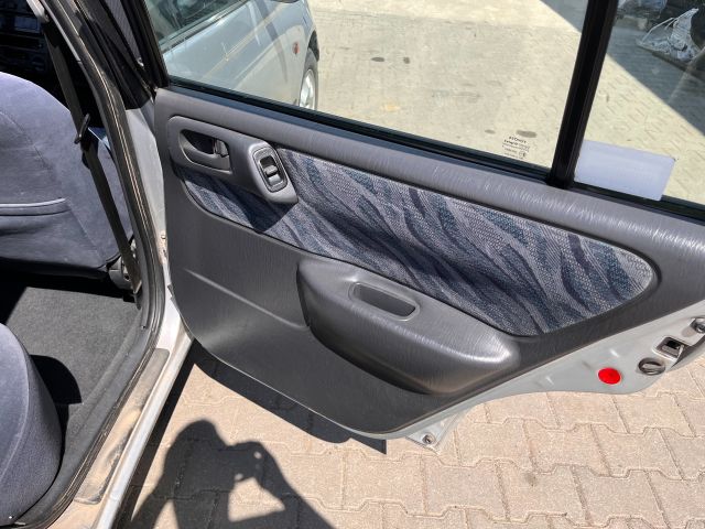 bontott TOYOTA CARINA Bal Napellenző