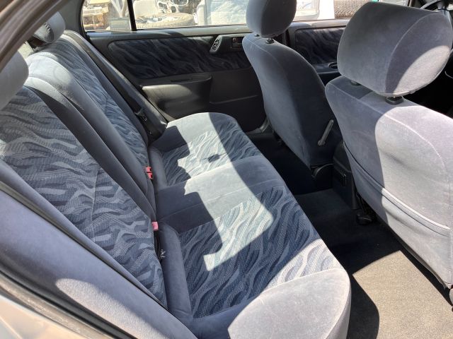 bontott TOYOTA CARINA Bal Napellenző