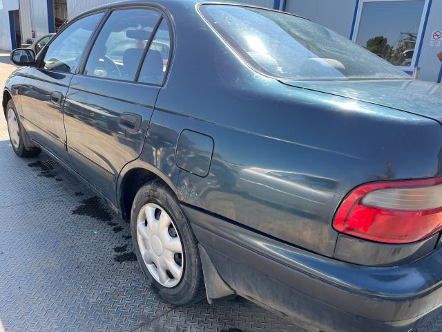 bontott TOYOTA CARINA Csomagtérajtó (Részeivel)