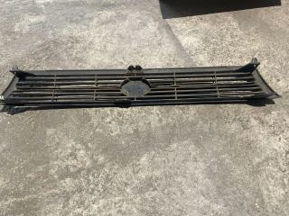 bontott TOYOTA CARINA Hűtőrács