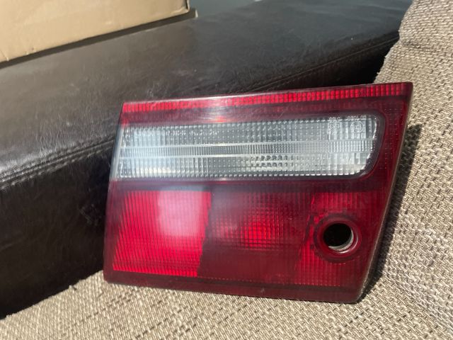 bontott TOYOTA CARINA Jobb Belső Hátsó Lámpa