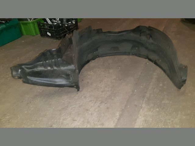 bontott TOYOTA CARINA Jobb első Első Dobbetét (Kerékjárati, Műanyag)