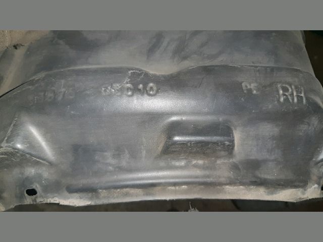 bontott TOYOTA CARINA Jobb első Első Dobbetét (Kerékjárati, Műanyag)