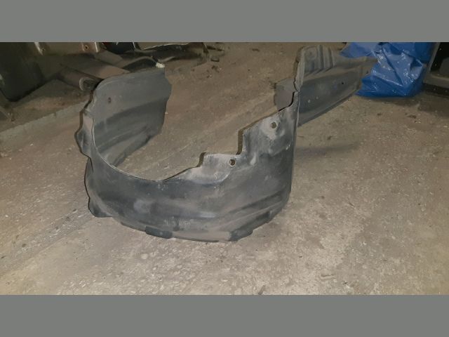 bontott TOYOTA CARINA Jobb első Első Dobbetét (Kerékjárati, Műanyag)