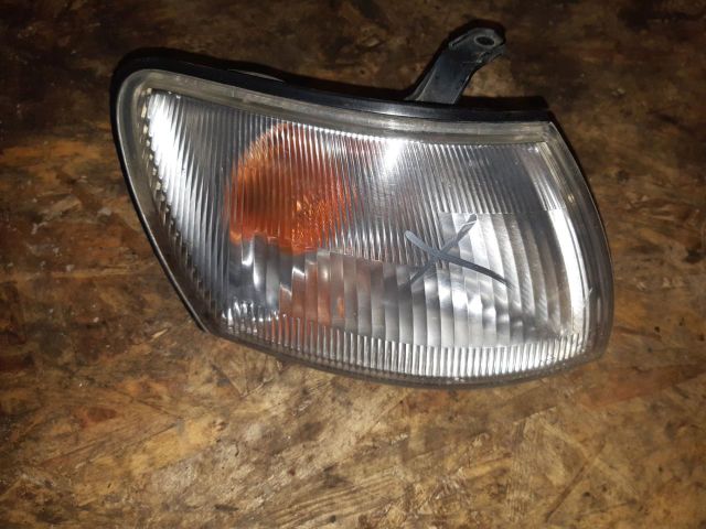 bontott TOYOTA CARINA Jobb első Irányjelző