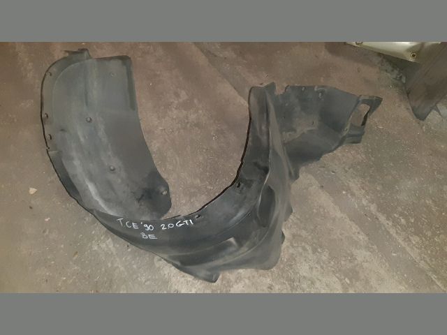 bontott TOYOTA CELICA Bal első Első Dobbetét (Kerékjárati, Műanyag)