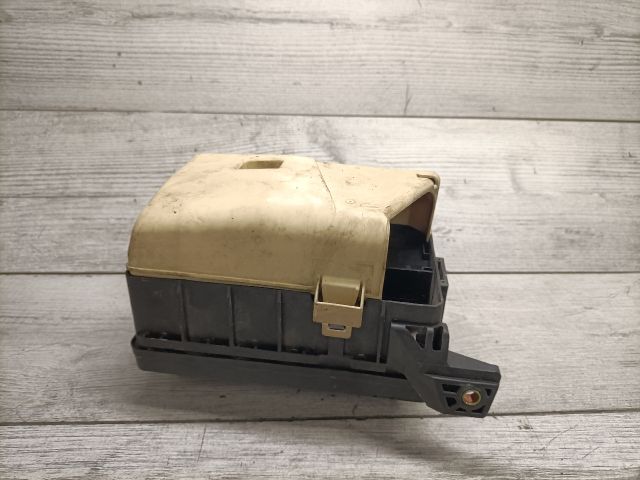 bontott TOYOTA COROLLA Biztosítéktábla Motortér