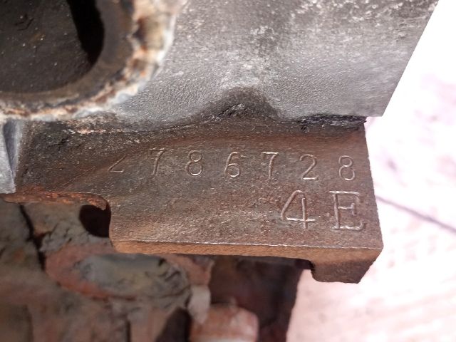 bontott TOYOTA COROLLA Motor (Fűzött blokk hengerfejjel)