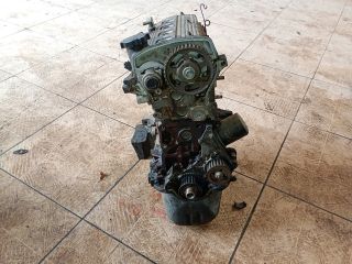 bontott TOYOTA COROLLA Motor (Fűzött blokk hengerfejjel)