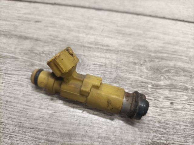 bontott TOYOTA COROLLA Porlasztó (1 db)