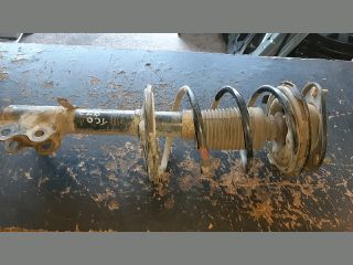 bontott TOYOTA COROLLA Jobb első Gólyaláb (Lengécsillapító, Rugó)