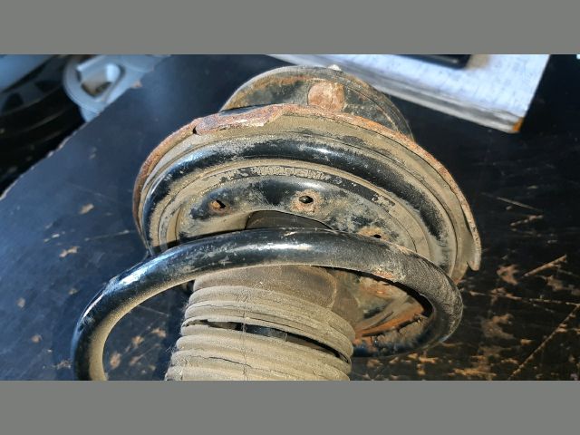 bontott TOYOTA COROLLA Jobb első Gólyaláb (Lengécsillapító, Rugó)