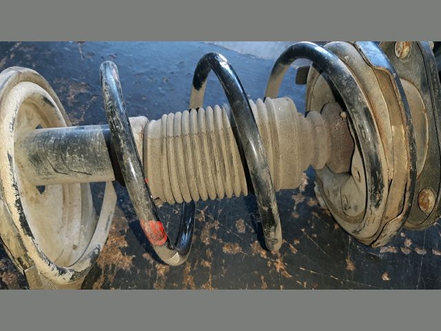 bontott TOYOTA COROLLA Jobb első Gólyaláb (Lengécsillapító, Rugó)