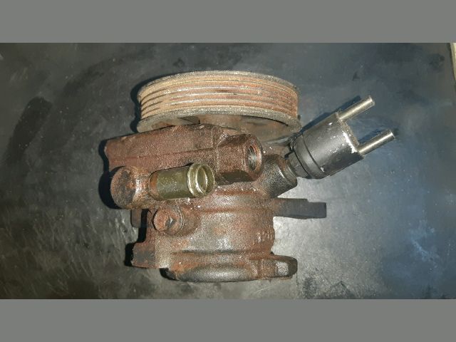 bontott TOYOTA COROLLA Kormányszervó Motor (Hidraulikus)