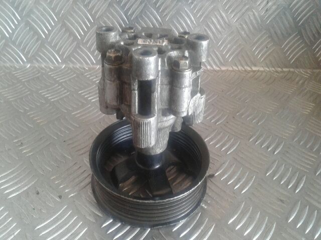 bontott TOYOTA COROLLA Kormányszervó Motor (Hidraulikus)