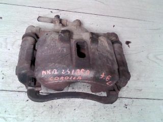 bontott TOYOTA COROLLA Jobb első Féknyereg Munkahengerrel