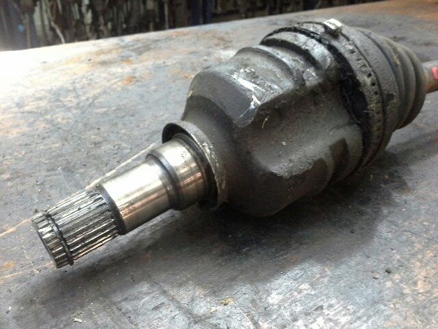 bontott TOYOTA COROLLA Bal Féltengely