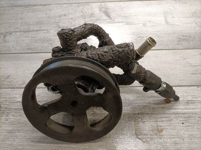 bontott TOYOTA COROLLA Kormányszervó Motor (Hidraulikus)