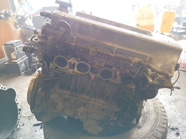 bontott TOYOTA COROLLA Motor (Fűzött blokk hengerfejjel)