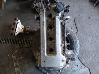 bontott TOYOTA COROLLA Motor (Fűzött blokk hengerfejjel)