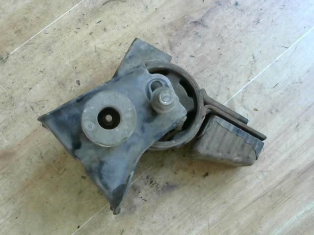 bontott TOYOTA COROLLA Váltó Tartó Bak (Pozíciófüggetlen)