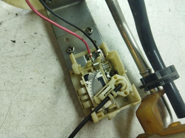 bontott TOYOTA COROLLA Üzemanyag Szivattyú