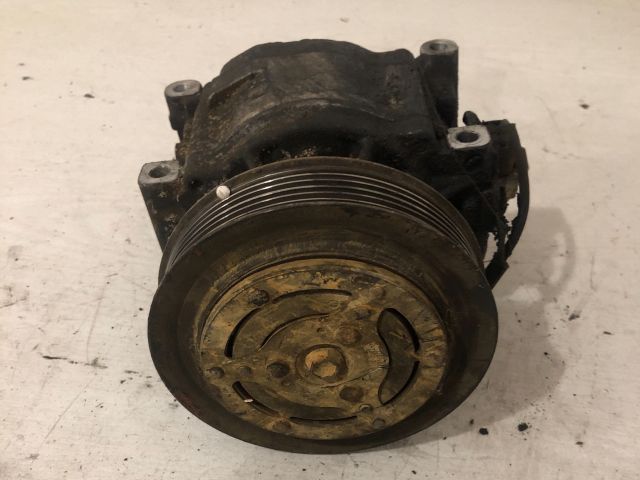 bontott TOYOTA COROLLA Klímakompresszor