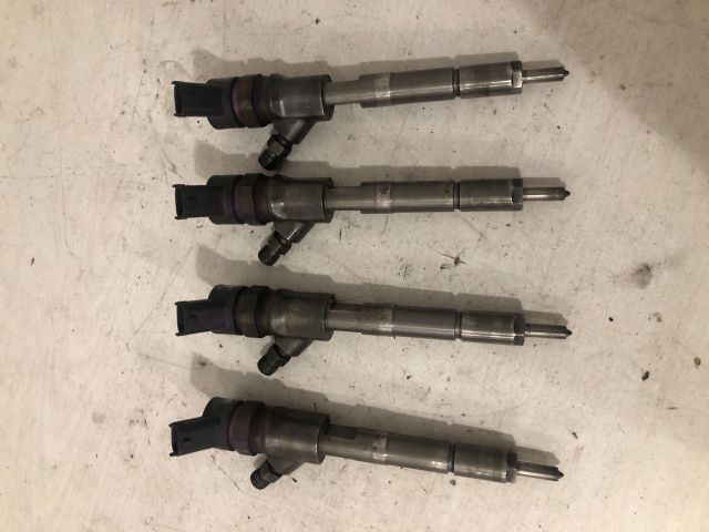 bontott TOYOTA COROLLA Porlasztó Sor / Híd