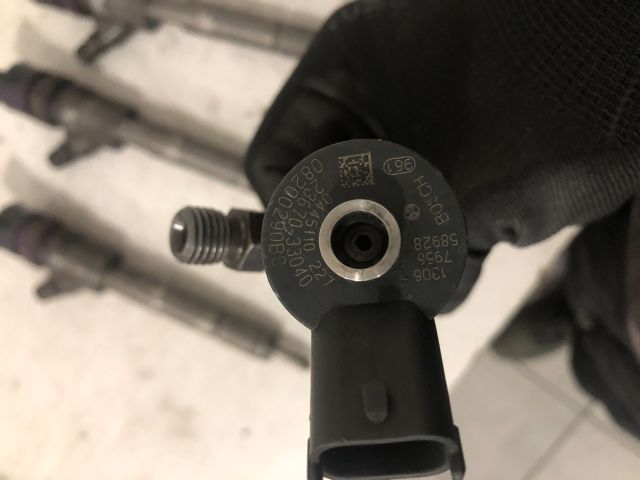 bontott TOYOTA COROLLA Porlasztó Sor / Híd