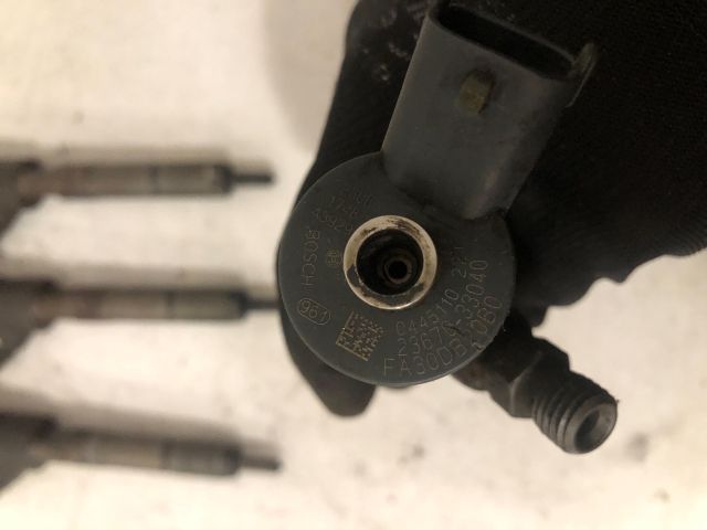 bontott TOYOTA COROLLA Porlasztó Sor / Híd