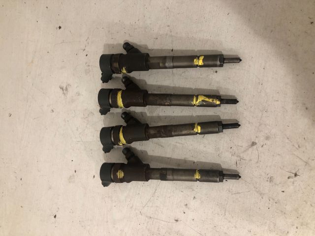 bontott TOYOTA COROLLA Porlasztó Sor / Híd