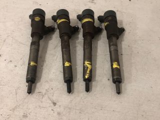 bontott TOYOTA COROLLA Porlasztó Sor / Híd