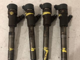 bontott TOYOTA COROLLA Porlasztó Sor / Híd