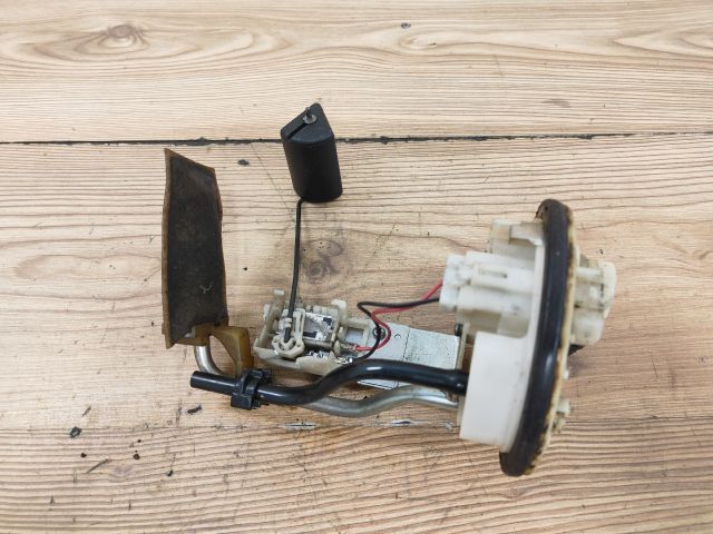 bontott TOYOTA COROLLA Üzemanyag Szivattyú