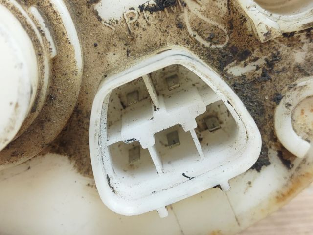 bontott TOYOTA COROLLA Üzemanyag Szivattyú