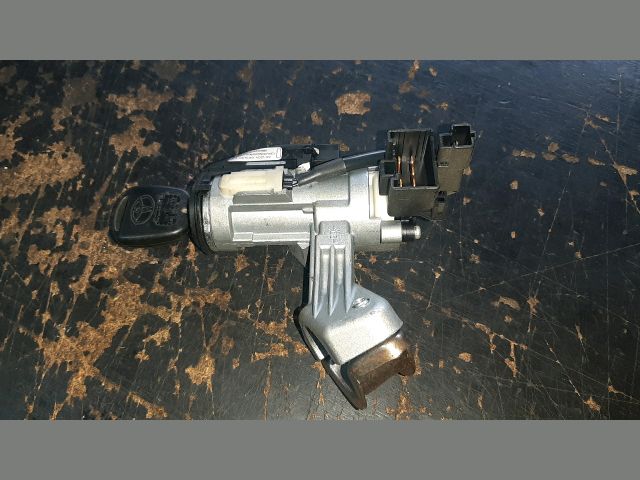 bontott TOYOTA COROLLA Gyújtáskapcsoló