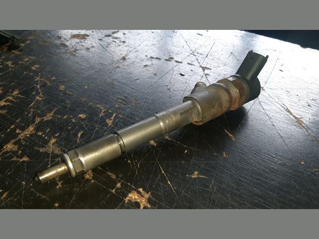 bontott TOYOTA COROLLA Porlasztó (1 db)