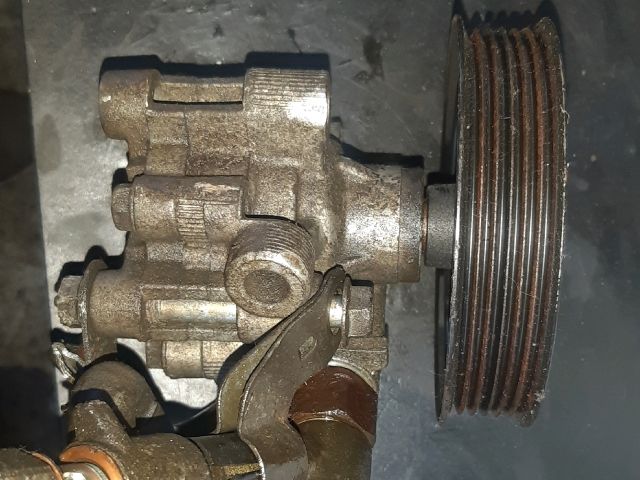 bontott TOYOTA COROLLA Kormányszervó Motor (Hidraulikus)