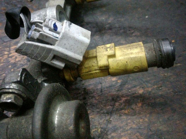 bontott TOYOTA COROLLA Porlasztó (1 db)