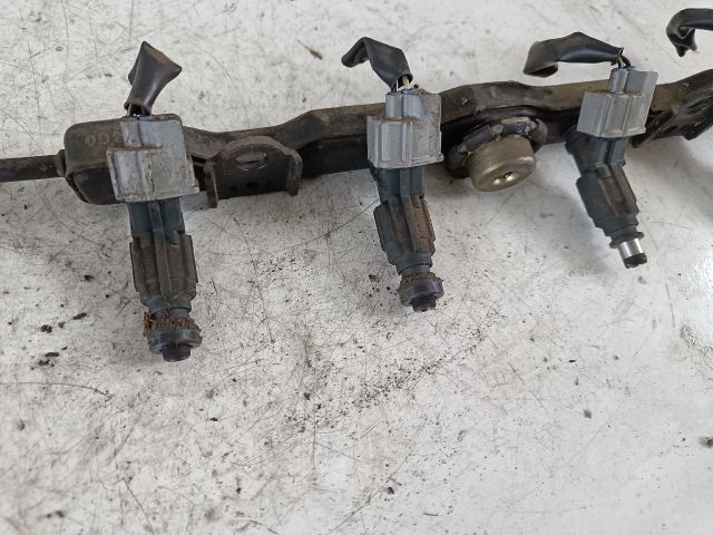 bontott TOYOTA COROLLA Porlasztó Sor / Híd